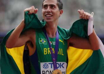 Caio Bonfim Faz História e Conquista Ouro Mundial na Marcha Atlética em Tóquio