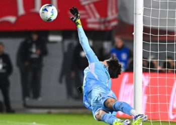 Flamengo Avança na Libertadores com Rossi Herói nos Pênaltis