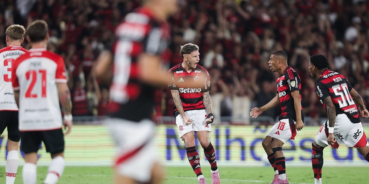 Flamengo vence Estudiantes em noite de Libertadores no Maracanã