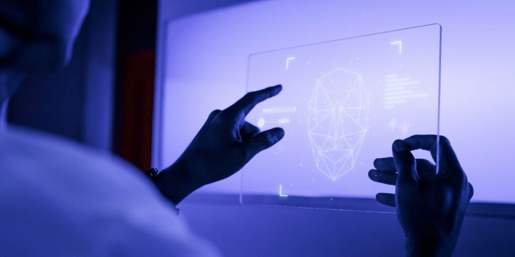 Inteligência Artificial Ameaça Aprendizado da Escrita, Alerta Autor em Novo Livro