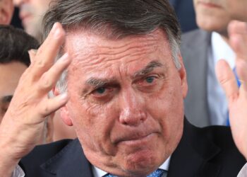 Bolsonaro: Prisão Iminente Após Condenação e Análise de Recursos no STF