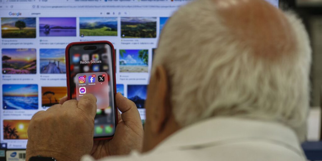 Internet Segura: Idosos Alvo de Campanha Contra Fraudes Online