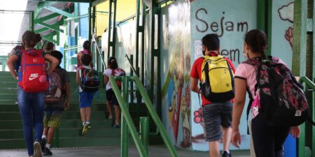 Escolas Públicas Sofrem com Falta de Esgoto e Infraestrutura Básica, Aponta Anuário Escolas Públicas