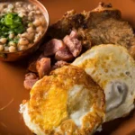 Descubra a deliciosa comida típica de São Paulo que encanta!
