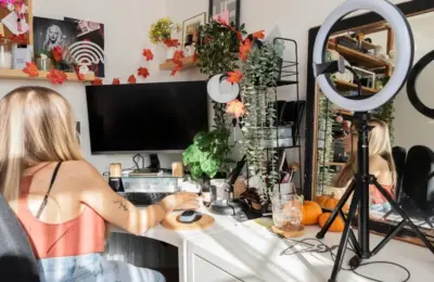 TikTok retoma a liderança em downloads no Brasil