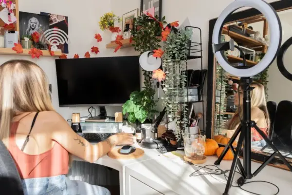 TikTok retoma a liderança em downloads no Brasil